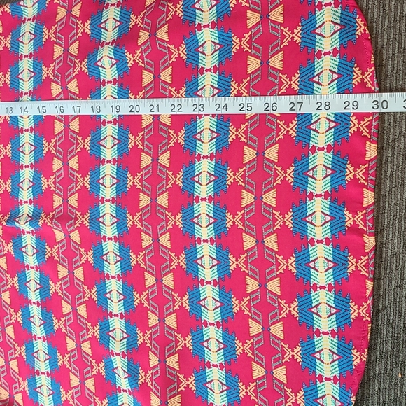 Yahada Southwestern Print Blouse - Picture 10 of 12